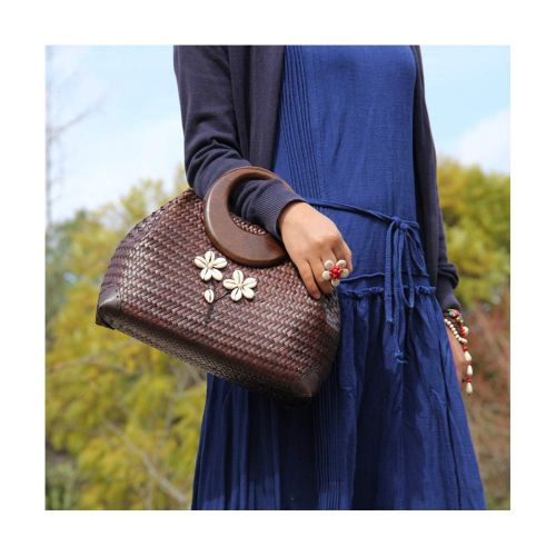  QTKJ Cute Hand-woven Straw Bag Boho Wooden Handle Handbag Womens Summer Beach Rattan Tote Travel Bag with White Flower (Coffee Color)