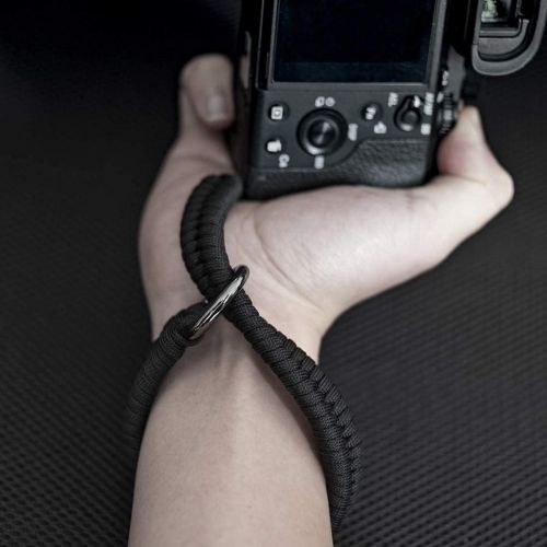  [아마존베스트]Qiang Ni Camera Wrist Strap (550 Paracord/Black) Higher-end and Safer Adjustable Camera Wrist Lanyard, Suitable for Nikon/Canon/Sony/Panasonic/Fujifilm/Olympus DSLR or Mirrorless Camera Han