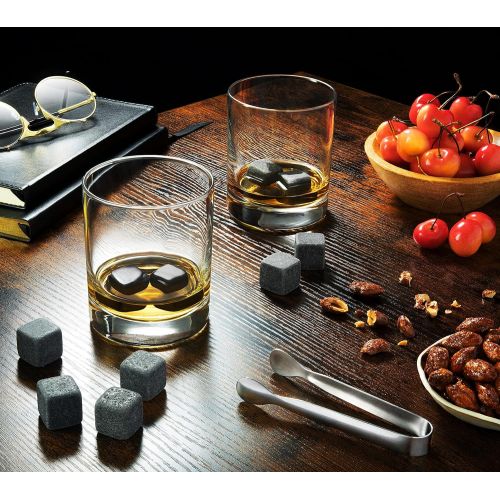  [아마존베스트]Quiseen Set of 9 Grey Beverage Chilling Stones [Chill Rocks] Whiskey Stones for Whiskey and other Beverages - in Gift Box with Velvet Carrying Pouch - Made of 100% Pure Soapstone - by Quis