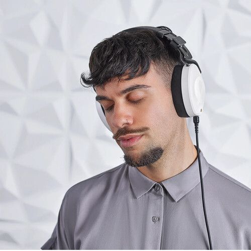 로데 RODE NTH-100 Professional Closed-Back Over-Ear Headphones (White)