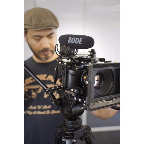 로데 Rode VideoMic Pro On-Camera Microphone with Focus Video Light and Bracket