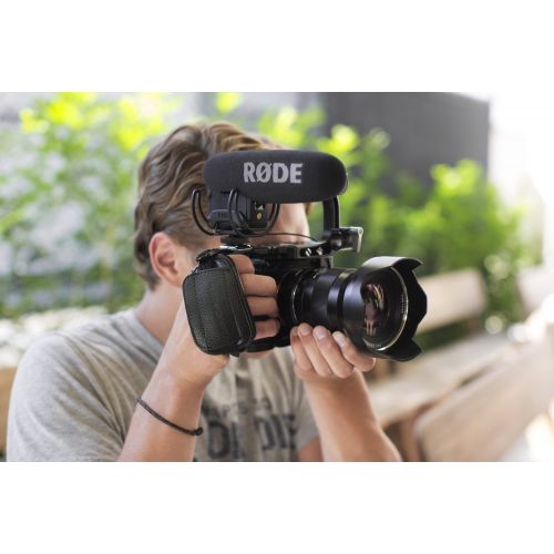 로데 Rode VideoMic Pro On-Camera Microphone with Focus Video Light and Bracket