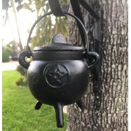/Radharanis Cast iron Cauldron with pentagram design