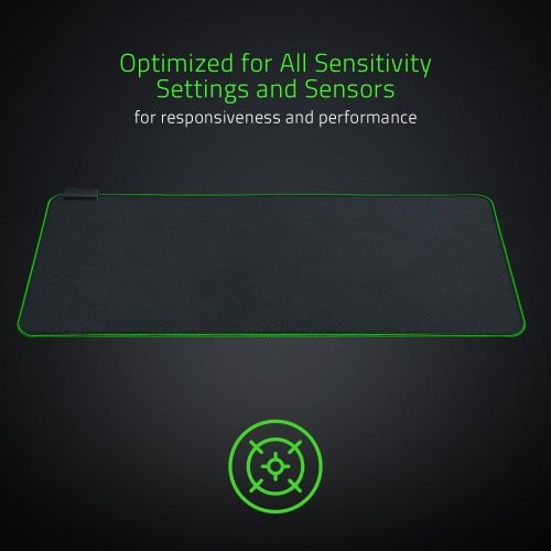 레이저 [아마존핫딜][아마존 핫딜] Razer Goliathus Extended Chroma Gaming Mouse Pad: Customizable Chroma RGB Lighting - Soft, Cloth Material - Balanced Control & Speed - Non-Slip Rubber Base - Matte Black