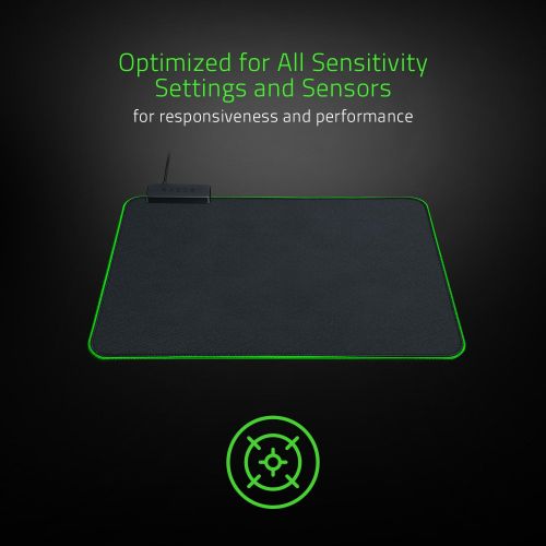 레이저 Razer Goliathus Chroma Gaming Mousepad: Customizable Chroma RGB Lighting - Soft, Cloth Material - Balanced Control & Speed - Non-Slip Rubber Base - Classic Black