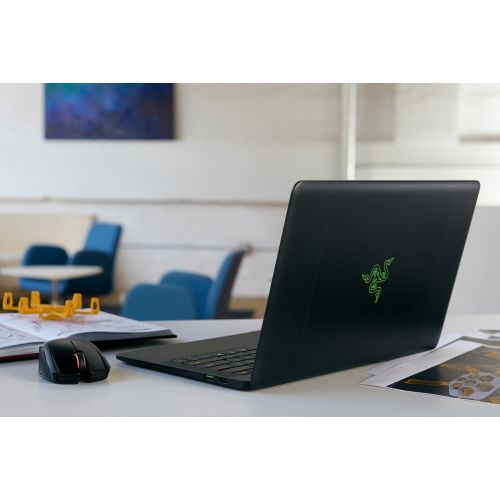 레이저 Razer Blade Stealth 12.5 QHD Ultrabook (7th Generation Intel Core i5, 8GB RAM, 128GB SSD, Windows 10)