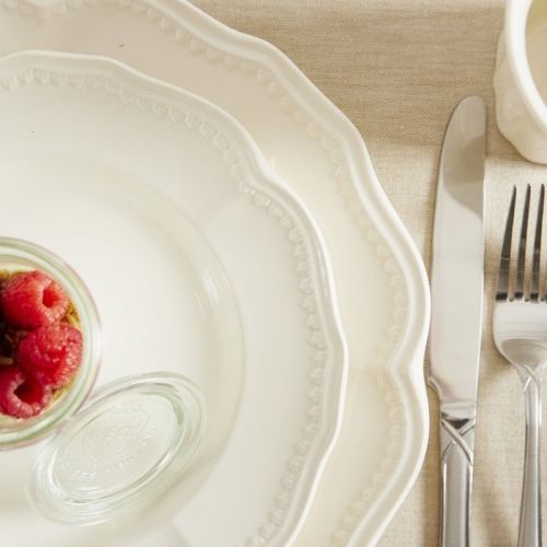  Red Vanilla Classic White Dinner Plates - Set of 4