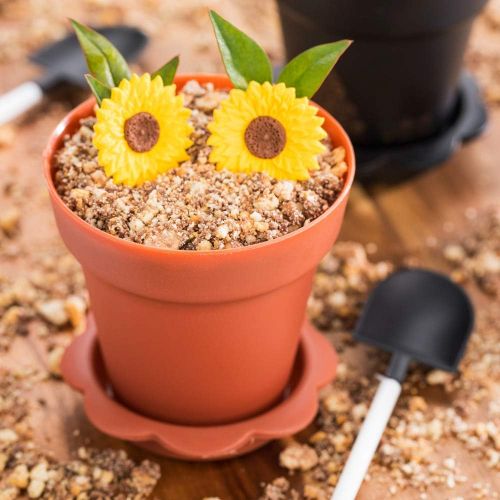 6 oz Terracotta Plastic Mini Flower Pot Cup - with Lid - 3 x 3 x 3 - 100 count box - Restaurantware: Kitchen & Dining