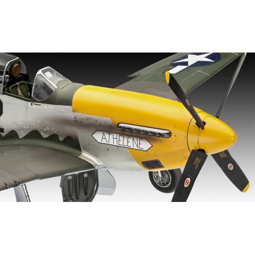  Revell 03944 - P-51D Mustang 1: 32 Scale