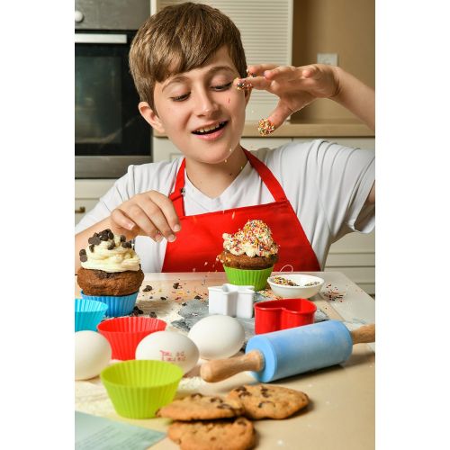  [아마존베스트]Rikis kingdom Kids real baking set with recipes,Cupcake cups/decorating kit,Cookie Cutters,Measuring Spoons,whisk,Rolling Pin,Spatula,Gift Box,Dishwasher safe(38-Piece)