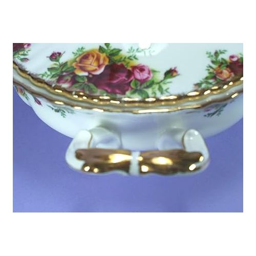  Royal Albert Old Country Roses Covered Vegetable Bowl, 50 oz, Multi