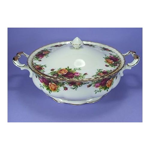  Royal Albert Old Country Roses Covered Vegetable Bowl, 50 oz, Multi