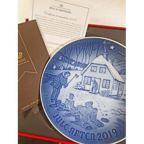  Royal Copenhagen Collectible 2019 Christmas Plate, size 16/7, Blue