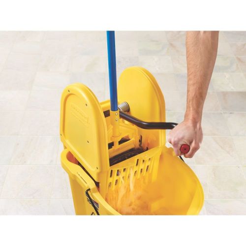  Rubbermaid Commercial Products Rubbermaid Commercial 7577-88 WaveBrake 35-Quart BucketWringer Combo, Yellow