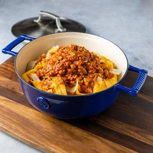  [아마존베스트]SAVEUR SELECTS Enameled Cast Iron 3-1/2-Quart Saucier with Stainless Steel Lid, Classic Blue, Voyage Series