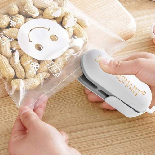  [아마존 핫딜] [아마존핫딜]SEGMINISMART Mini Bag Sealer, Handheld Heat Vacuum Sealers, 2 in 1 Heat Sealer and Cutter Handheld Portable Bag Resealer Sealer for Plastic Bags Food Storage Snack Fresh Bag Sealer (Battery Not