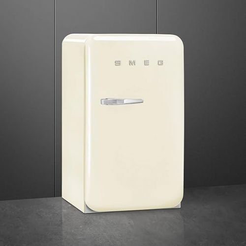 스메그 Smeg FAB10 50's Retro Style Aesthetic Refrigerator with 4.48 Cu Total Capacity, 2 Glass Shelves, LED Internal Light, 22-Inches, Cream Right Hand Hinge