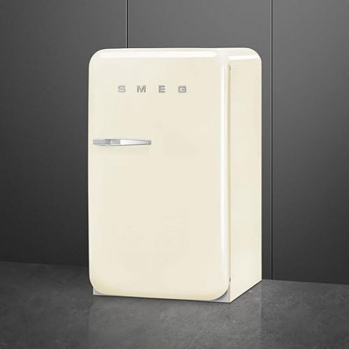 스메그 Smeg FAB10 50's Retro Style Aesthetic Refrigerator with 4.48 Cu Total Capacity, 2 Glass Shelves, LED Internal Light, 22-Inches, Cream Right Hand Hinge