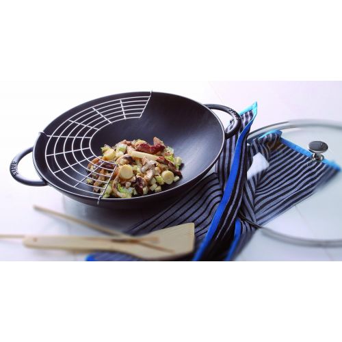  Besuchen Sie den STAUB-Store STAUB Gusseisen Wok, Inkl. Glasdeckel und herausnehmbaren Gittereinsatz, Induktionsgeeignet, Ø 37 cm, 5,7 L, schwarz