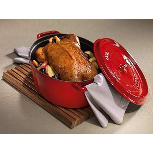  Staub 40509-866-0 Cocotte/Brater, oval mit Deckel 31 cm, 5,5 L, mit mattschwarzer Emaillierung im Inneren des Topfes, kirschrot