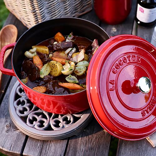  Staub 1102606 Gusseisen-Cocotte, rund, 5.5 Quart, Kirsche