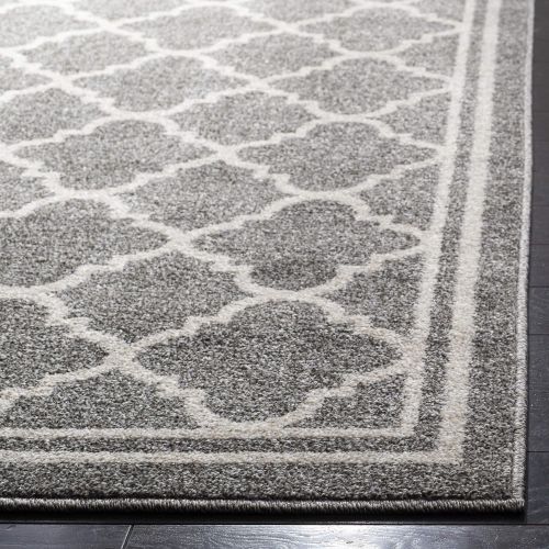  Safavieh Amherst Collection AMT422R Dark Grey and Beige Indoor/ Outdoor Area Rug (26 x 4)