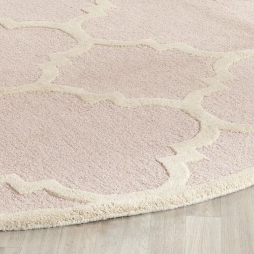  Safavieh Cambridge Collection CAM140M Handcrafted Moroccan Geometric Light Pink and Ivory Premium Wool Round Area Rug (6 Diameter)