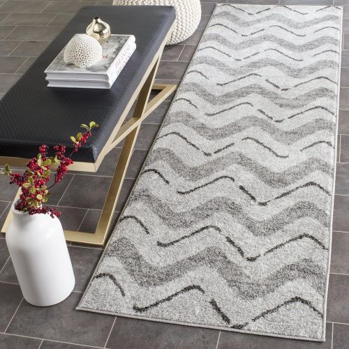  Safavieh Adirondack Collection ADR121P Silver and Charcoal Modern Chevron Area Rug (6 x 9)