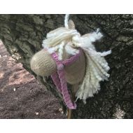Samsala Knitted Stickhorse, Hobby Horse, white stick horse, pony, with pink Reines