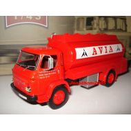 Saviem IXO ALTAYA TRUCKS FROM THE PAST No. 75 - SAVIEM SM8 TANK AVIA at the 143°