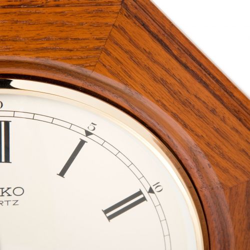 세이코 Seiko Dark Brown Oak Schoolhouse Wall Clock - 13 Inches Wide