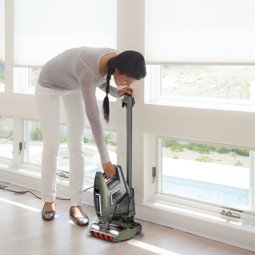  Shark APEX DuoClean with Zero-M Self-Cleaning Brushroll Corded Stick Vacuum