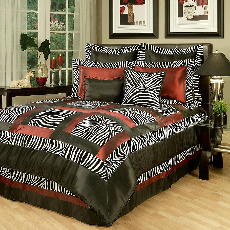 Sherry Kline Jungle Comforter Set in BlackWhite