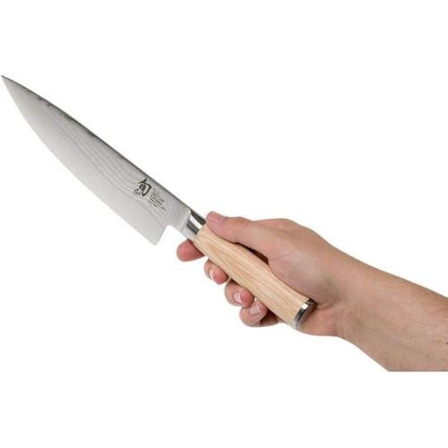  Shun Cutlery Classic Blonde Chef's Knife 8”, Thin, Light Kitchen Knife, Ideal for All-Around Food Preparation, Authentic, Handcrafted Japanese, Professional Chef Knife