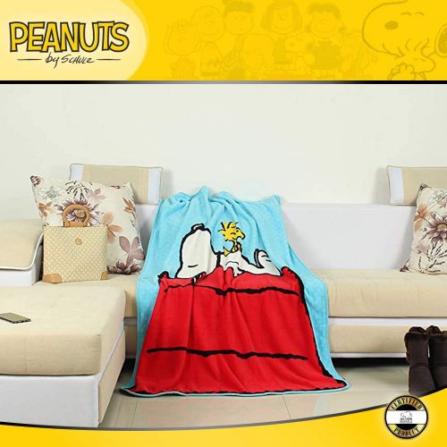  [무료배송]Silver Buffalo Peanuts Snoopy Micro-Plush Throw Blanket, 45 x 60-Inch, Blue and red