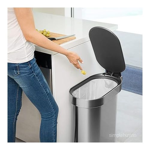 심플휴먼 simplehuman 45 Liter / 12 Gallon Slim Hands-Free Kitchen Step Trash Can, Brushed Stainless Steel