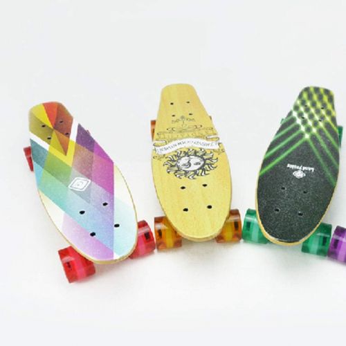  Skateboards U-Boot Kleines Fischbrett Mini-Ahornbrett 57 * 15 * 11 Regenbogenfarbe Anfanger Pinsel Street Travel Vierradriger Roller (Color : Multi-Colored, Size : 57 * 15 * 11cm)