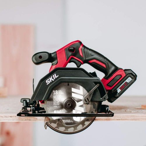  SKIL PWR CORE 12 Brushless 12V Compact 5-1/2 Inch Circular Saw, Includes 4.0Ah Lithium Battery and PWR JUMP Charger - CR541802