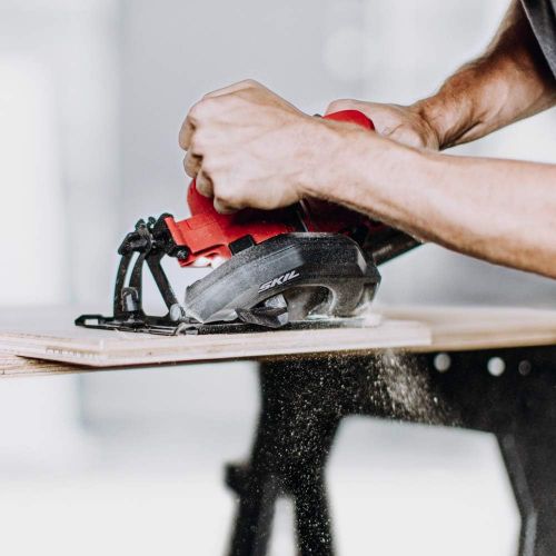  SKIL PWR CORE 12 Brushless 12V Compact 5-1/2 Inch Circular Saw, Includes 4.0Ah Lithium Battery and PWR JUMP Charger - CR541802