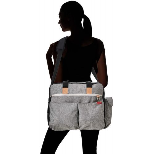 스킵 Skip Hop Weekender Travel Diaper Bag Tote with Matching Changing Pad, Duo Signature, Grey Melange
