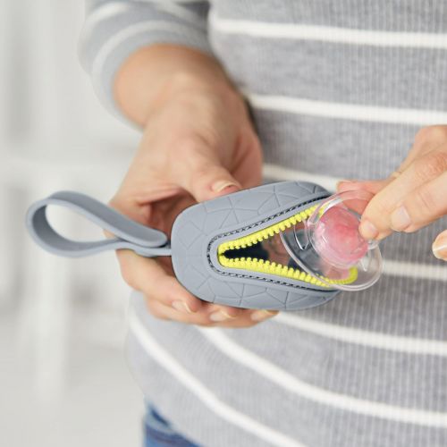 스킵 Skip Hop Grab & Go Silicone Pacifier Holder, Grey