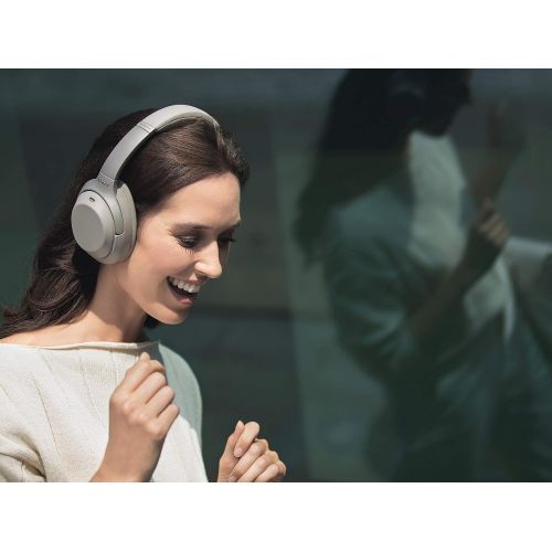 소니 Sony Noise Cancelling Headphones WH1000XM3: Wireless Bluetooth Over the Ear Headphones with Mic and Alexa voice control - Industry Leading Active Noise Cancellation - Silver