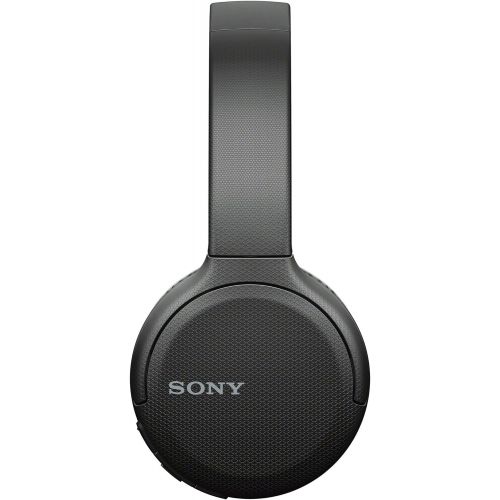 소니 Sony WH-CH510 Wireless Bluetooth On-Ear Headphones (Black) with USB-C Charging and Built-in Microphone with Knox Gear Hard-Shell Case Bundle (2 Items)