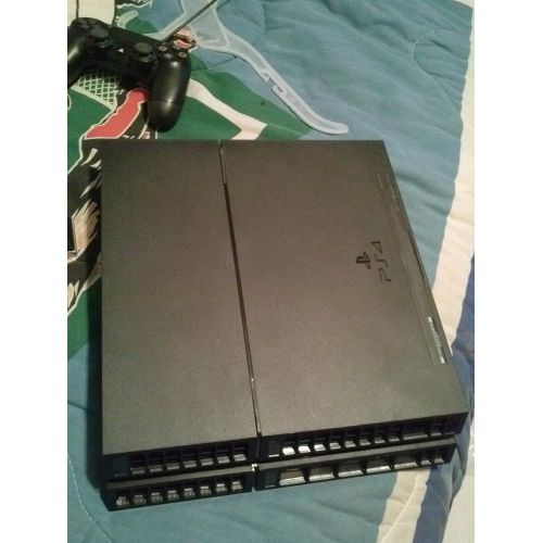 소니 Sony PlayStation 4 (Latest Model)- 500 GB Jet Black Console