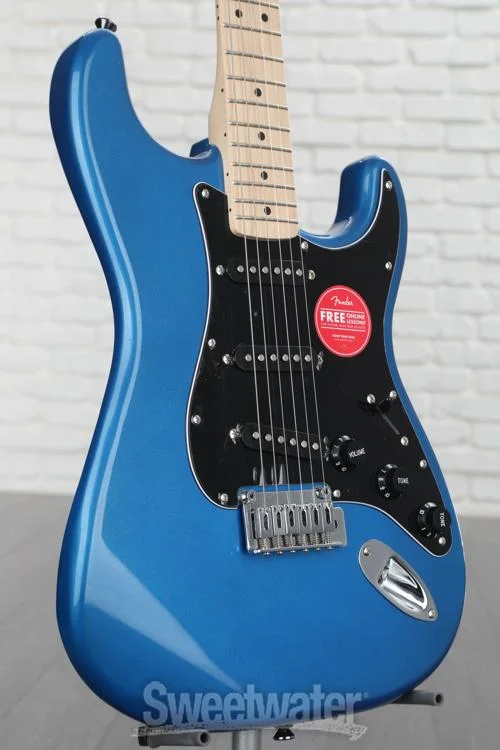  Squier Affinity Series Stratocaster Electric Guitar - Lake Placid Blue with Maple Fingerboard