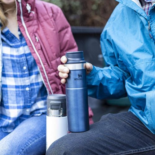 스텐리 Stanley Classic Trigger-Action Travel Mug