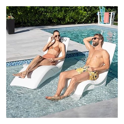 스텝2 Step2 Vero Pool Lounger with Riser, Fade-Resistant, Waterproof Patio Furniture, Pool Lounge Chair for Sun Shelf, Use in Pools up to 15-Inches of Water, Weighted, White