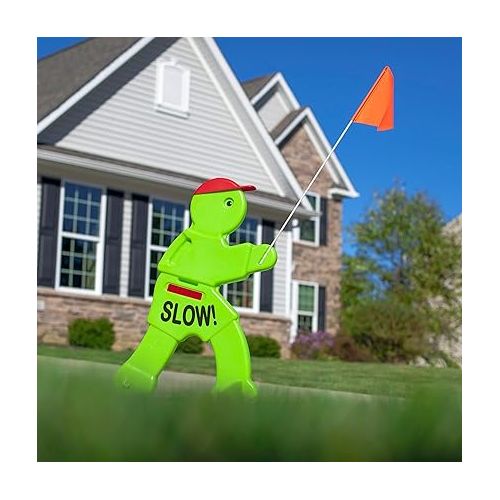 스텝2 Step2 Kid Alert Street Safety Sign, Kids at Play Signage for Neighborhood Safety, 32-Inch Tall Reflective Caution Sign with Warning Flag, 864899