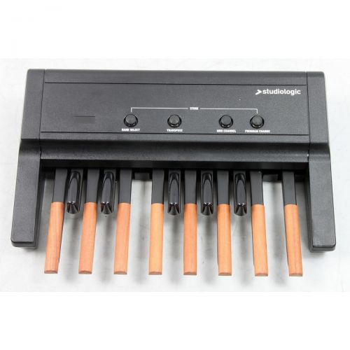  Studiologic},description:The Studiologic MP-113 is a 13-note pedal board that lets you control any MIDI keyboard or module with your feet. Its also great as an onstage lighting con