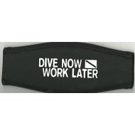 Sub-base Maskenband, schwarz, Aufdruck: Dive now-work later, weiss